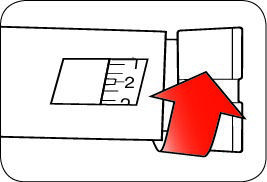 Fiala di vetro con scala graduata e stantuffo parziale, freccia rossa indica la direzione di estrazione