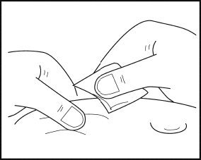 Mani che tengono una penna precompilata con l