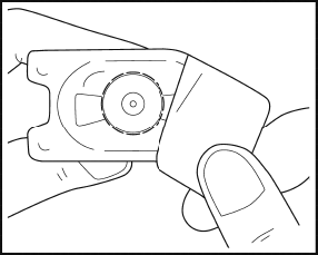 Dispositivo autoiniettante con pulsante circolare e dito che preme per attivare l