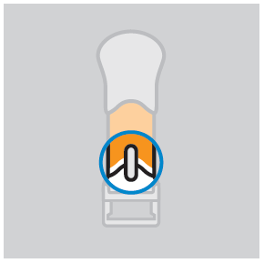 Penna iniettabile bianca e arancione con evidenziato in blu il meccanismo di rilascio dell