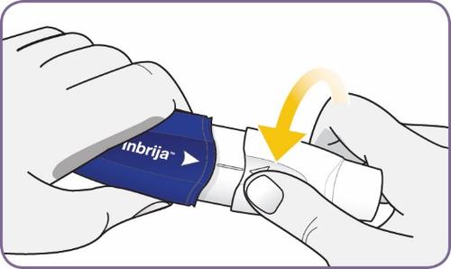 Mano che tiene un dispositivo Inbrija con freccia arancione che indica la pressione del pulsante per l