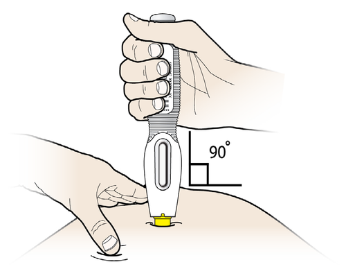 Mano che tiene un dispositivo per iniezione con ago posizionato a 90 gradi sulla pelle del braccio
