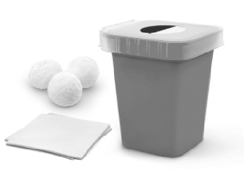 Contenitore grigio con coperchio e tre tamponi di cotone bianchi accanto a un tampone piatto e rettangolare