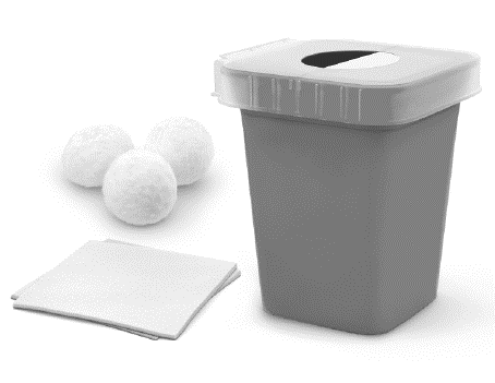 Contenitore grigio per rifiuti speciali con tre tamponi di cotone bianchi e un tampone piatto accanto