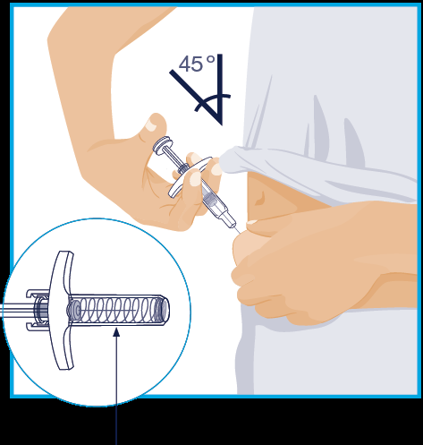 Mano che inietta farmaco sottocute con siringa a 45 gradi, dettaglio ingrandito dell