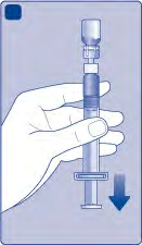 Mano che tiene una siringa pre-riempita con un farmaco trasparente e un